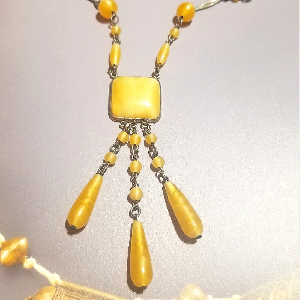 1920s Max Neiger Yellow Frost Czech Glass Necklace - Picture 3 of 7